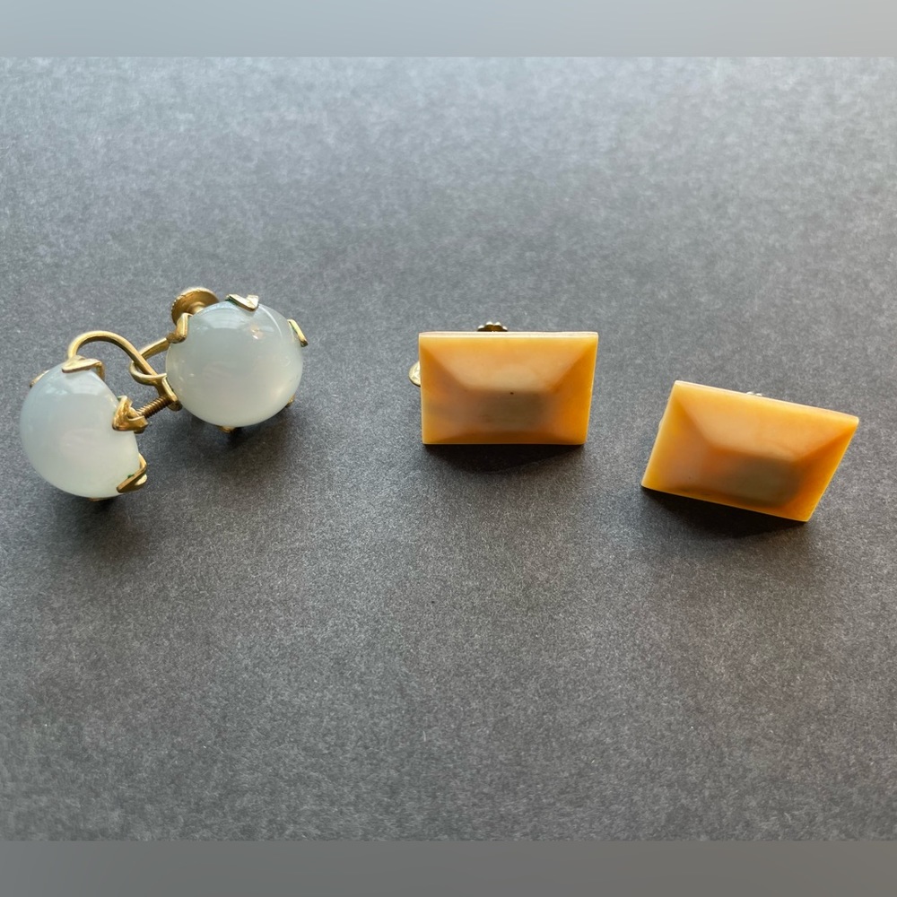 Vintage clip on earrings. Set of two.